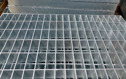 鋼格柵G503/30/50W熱浸鋅對插型格柵，適用于脫硫塔平臺